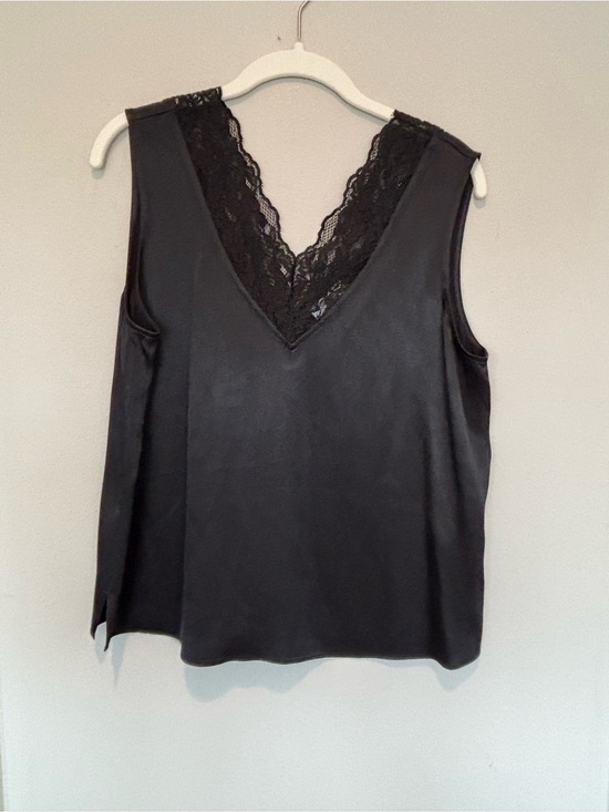 Tops - Black Lace Trim V-Neck Sleeveless Satin Tank